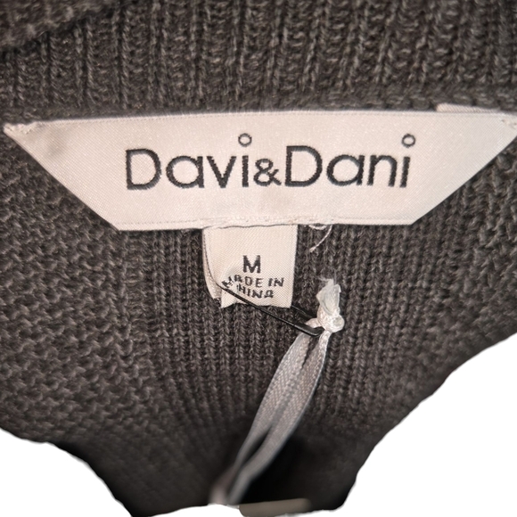 NWT DAVI & DANI Wool Mixed Gray V-Neck Textured Sweater Size M - Picture 3 of 7